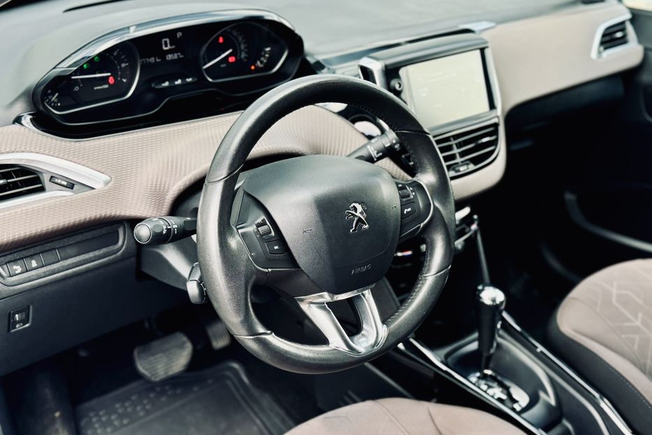 Продам Peugeot 2008 official 2016 года в Одессе