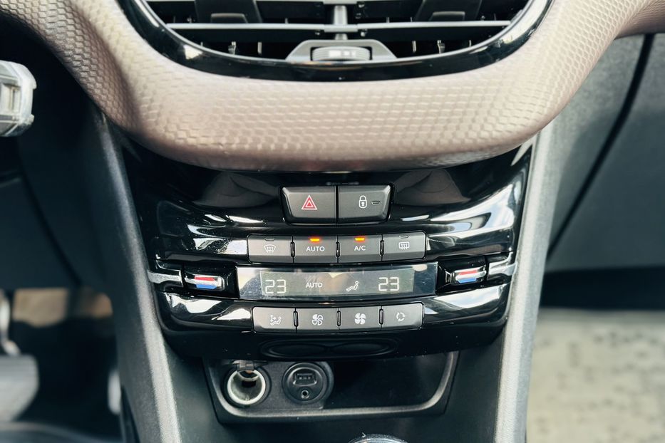 Продам Peugeot 2008 official 2016 года в Одессе