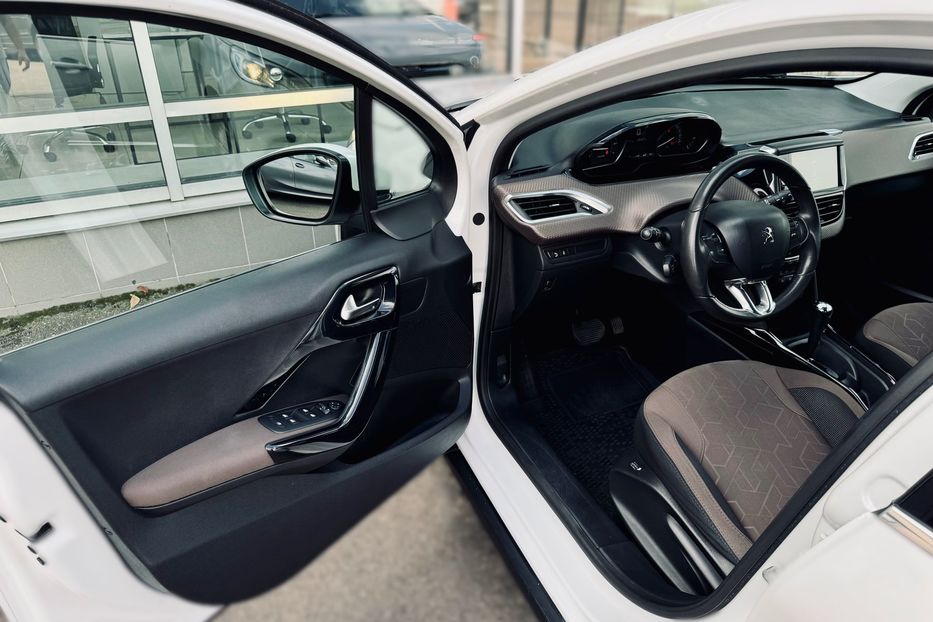 Продам Peugeot 2008 official 2016 года в Одессе