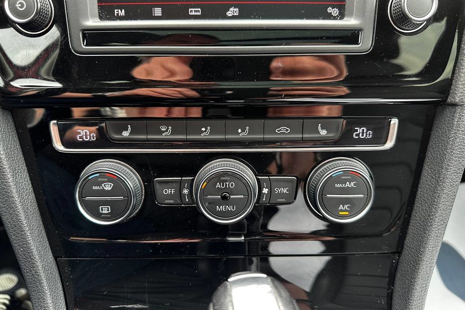 Продам Volkswagen Golf VII Tour 5G 2015 года в Киеве
