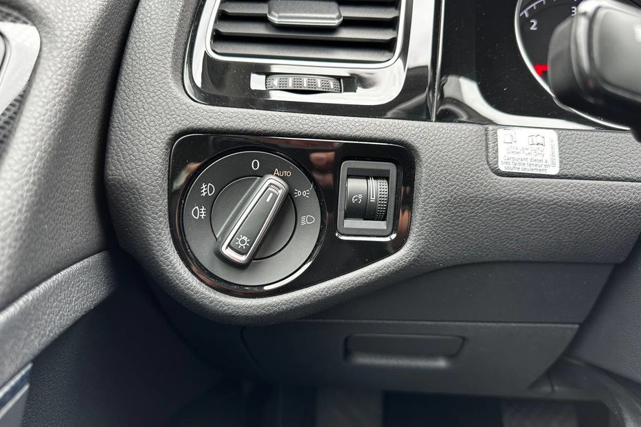 Продам Volkswagen Golf VII Tour 5G 2015 года в Киеве
