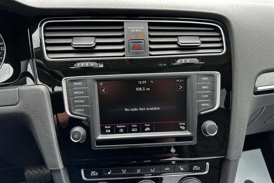 Продам Volkswagen Golf VII Tour 5G 2015 года в Киеве
