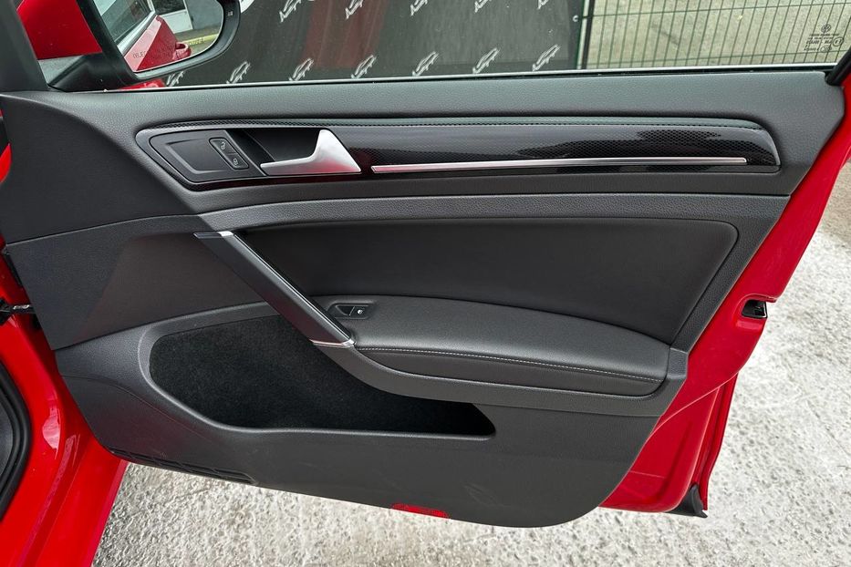 Продам Volkswagen Golf VII Tour 5G 2015 года в Киеве