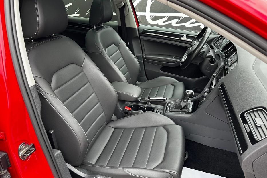 Продам Volkswagen Golf VII Tour 5G 2015 года в Киеве