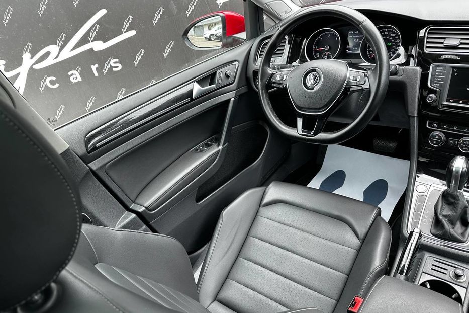 Продам Volkswagen Golf VII Tour 5G 2015 года в Киеве