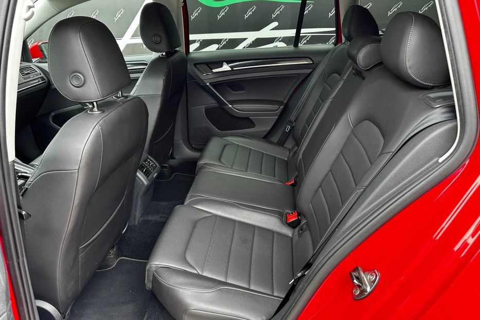 Продам Volkswagen Golf VII Tour 5G 2015 года в Киеве