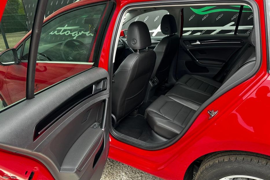 Продам Volkswagen Golf VII Tour 5G 2015 года в Киеве
