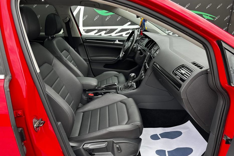 Продам Volkswagen Golf VII Tour 5G 2015 года в Киеве