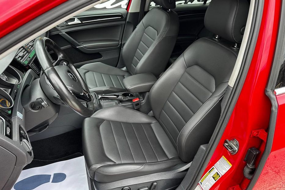 Продам Volkswagen Golf VII Tour 5G 2015 года в Киеве