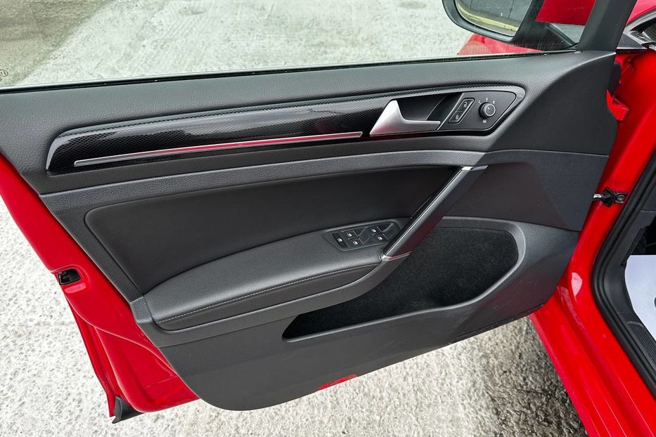 Продам Volkswagen Golf VII Tour 5G 2015 года в Киеве