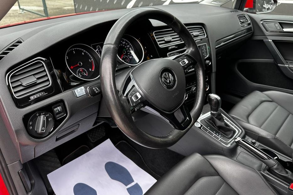 Продам Volkswagen Golf VII Tour 5G 2015 года в Киеве