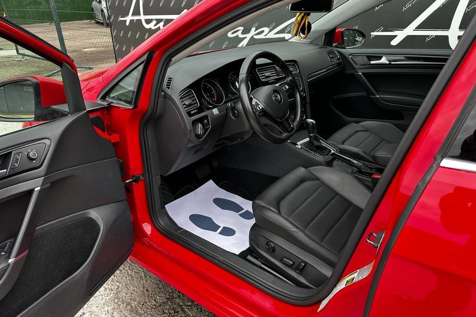 Продам Volkswagen Golf VII Tour 5G 2015 года в Киеве