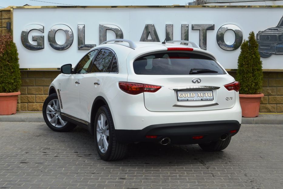 Продам Infiniti QX70 2013 года в Одессе