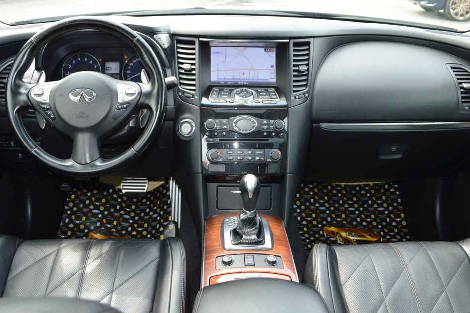 Продам Infiniti QX70 2013 года в Одессе
