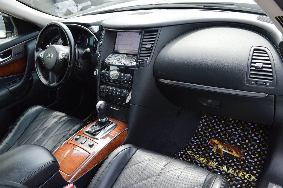 Продам Infiniti QX70 2013 года в Одессе