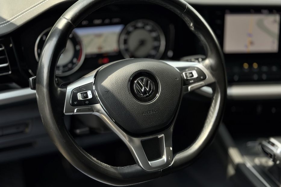 Продам Volkswagen Touareg 2020 года в г. Умань, Черкасская область
