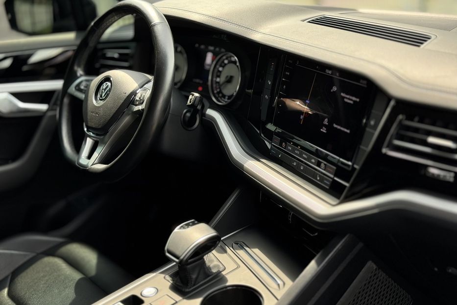 Продам Volkswagen Touareg 2020 года в г. Умань, Черкасская область