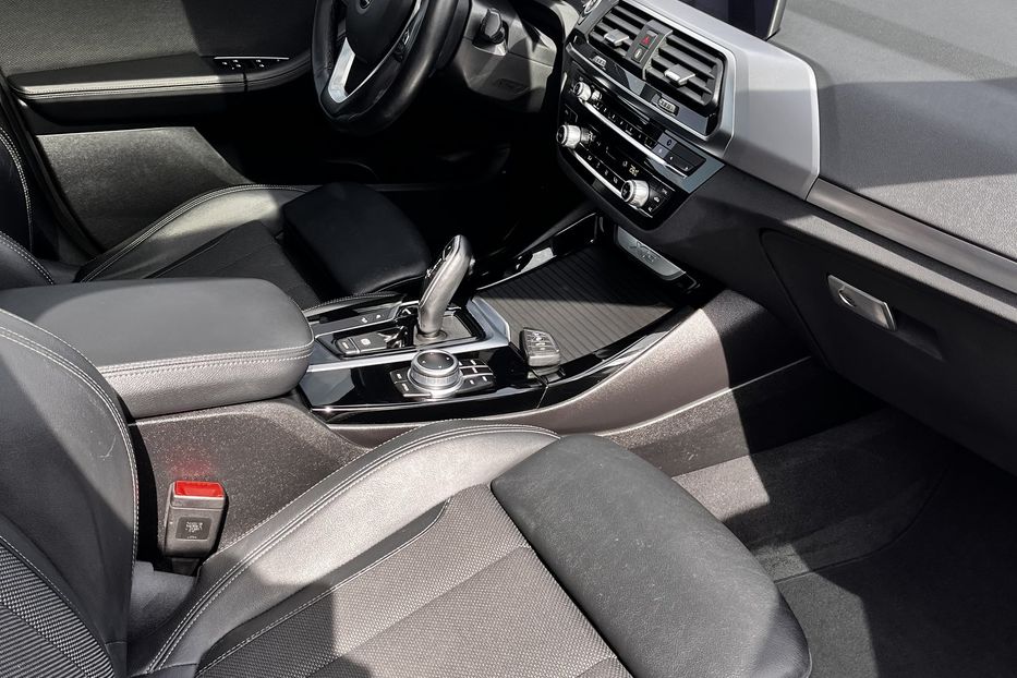 Продам BMW X3 LED NAVI KLIMA HYBRYD 4X4 2021 года в Житомире