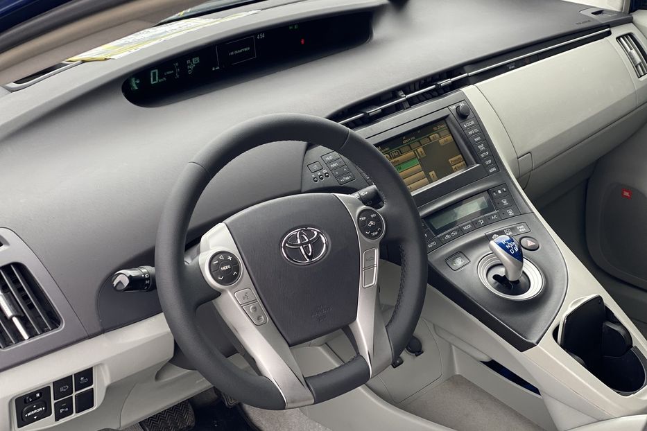 Продам Toyota Prius 2010 года в Луцке