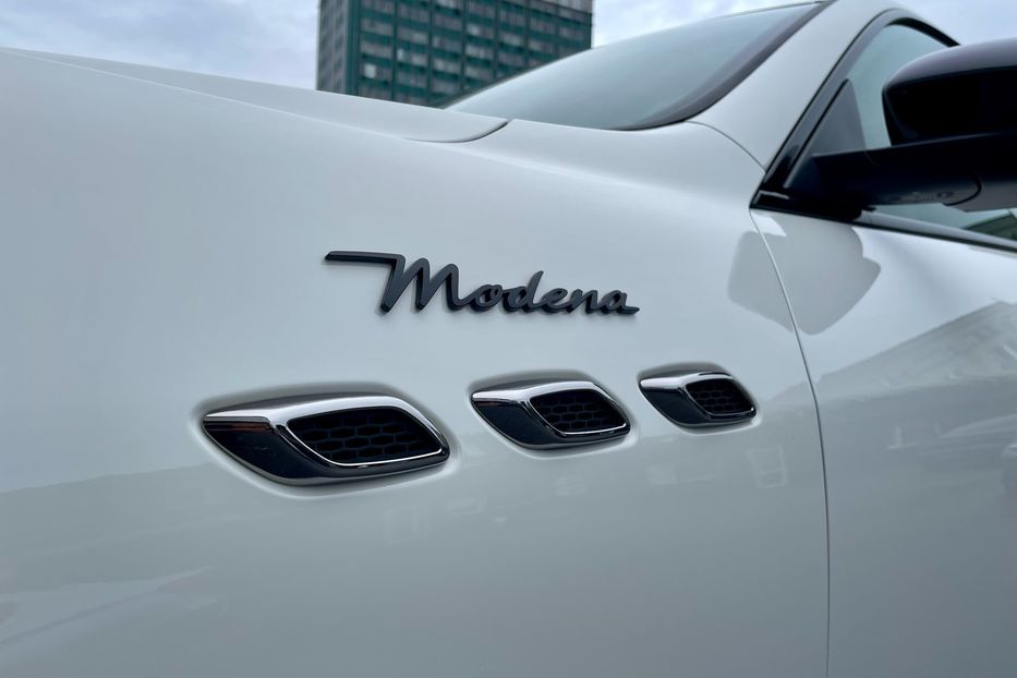 Продам Maserati Levante Modena 2022 года в Киеве