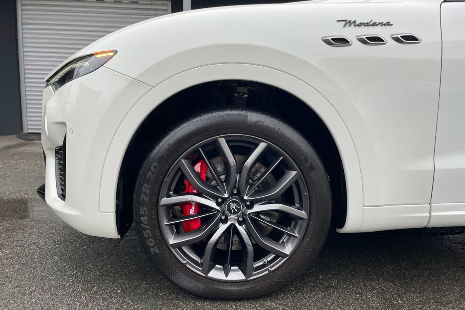Продам Maserati Levante Modena 2022 года в Киеве
