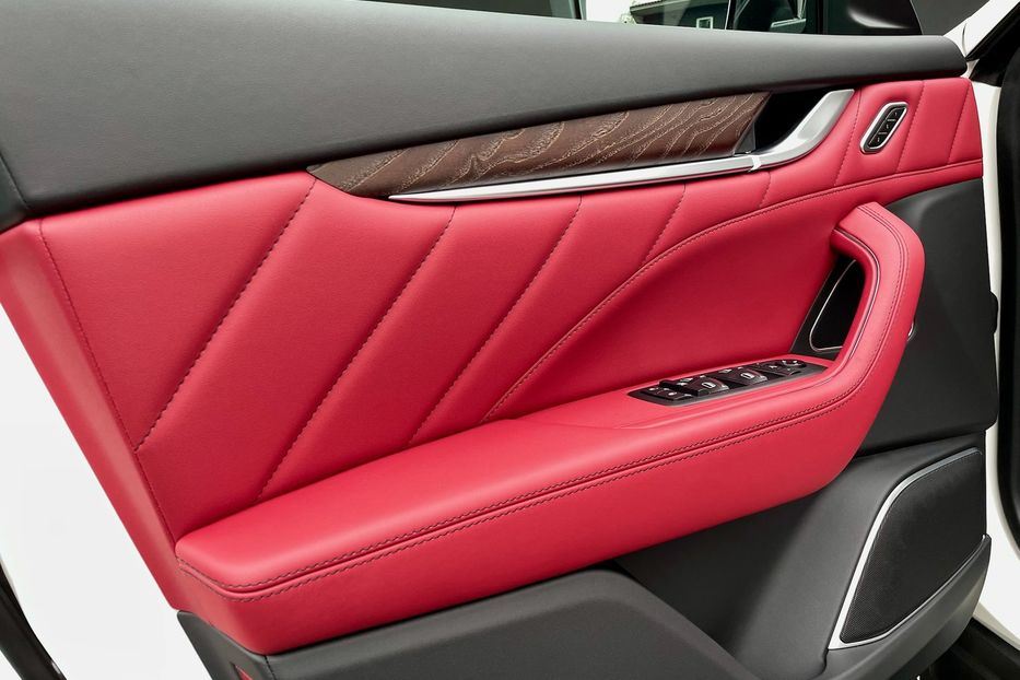 Продам Maserati Levante Modena 2022 года в Киеве
