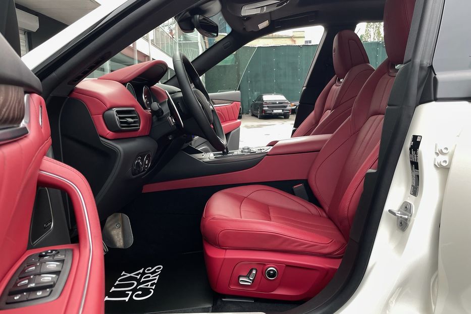 Продам Maserati Levante Modena 2022 года в Киеве
