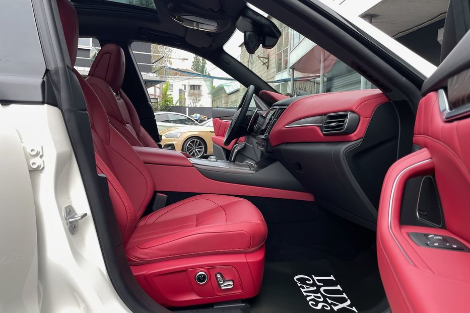 Продам Maserati Levante Modena 2022 года в Киеве