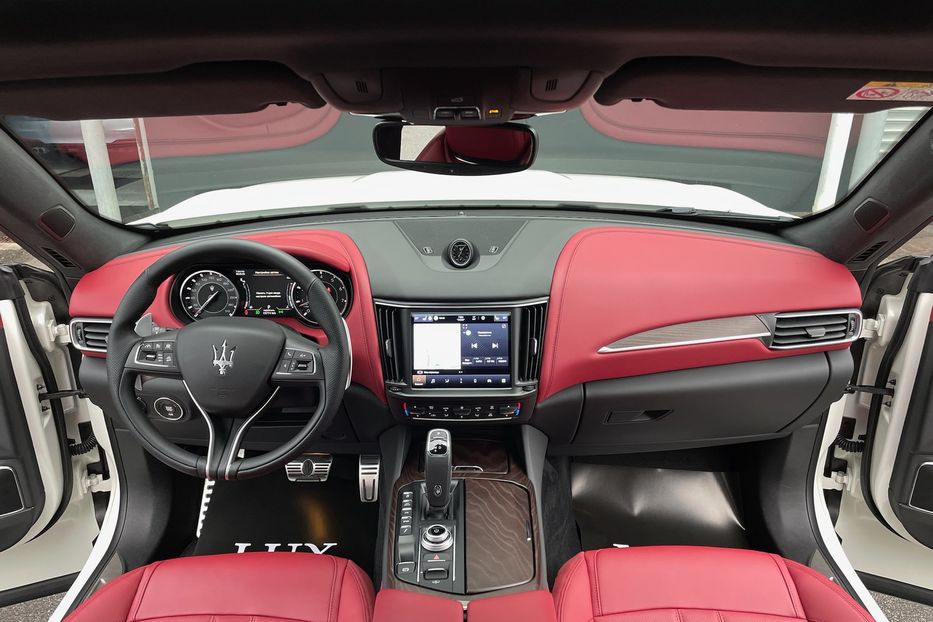 Продам Maserati Levante Modena 2022 года в Киеве