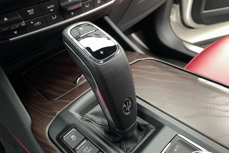 Продам Maserati Levante Modena 2022 года в Киеве