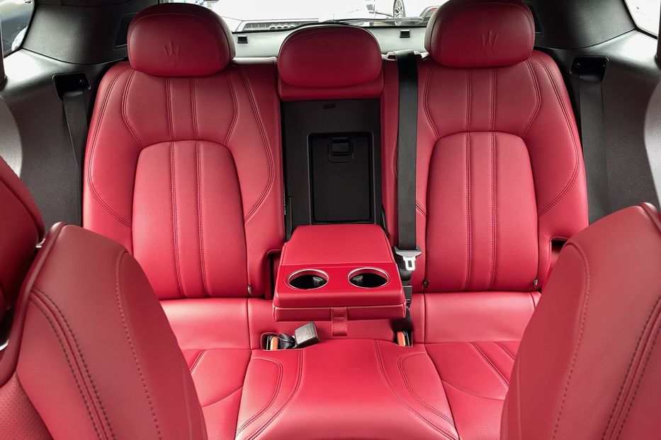 Продам Maserati Levante Modena 2022 года в Киеве
