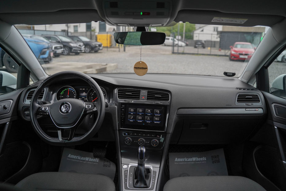 Продам Volkswagen e-Golf 2018 года в Черновцах