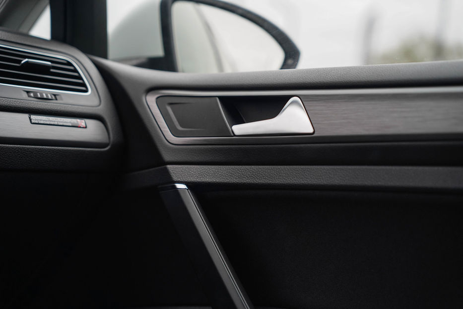 Продам Volkswagen e-Golf 2018 года в Черновцах