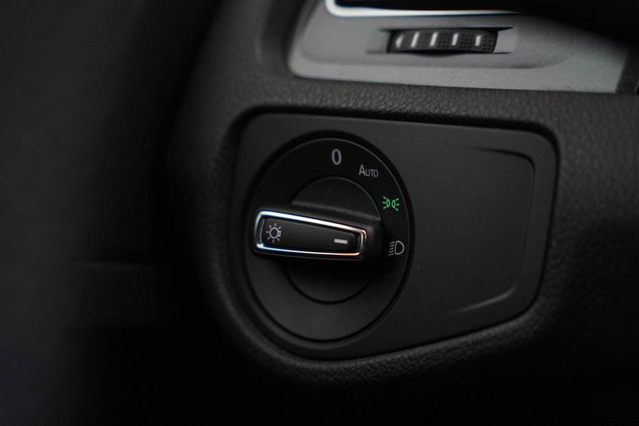 Продам Volkswagen e-Golf 2018 года в Черновцах
