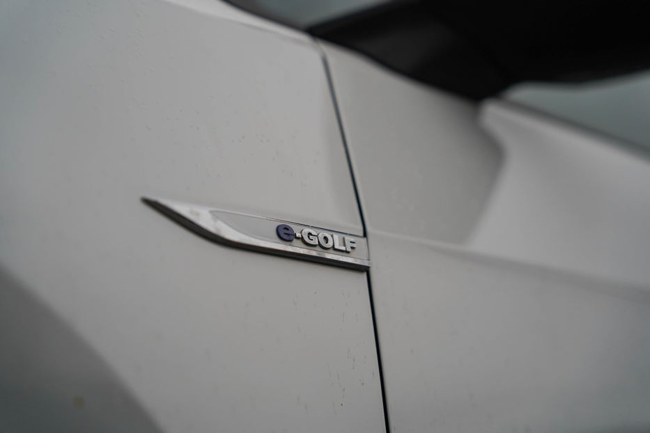 Продам Volkswagen e-Golf 2018 года в Черновцах