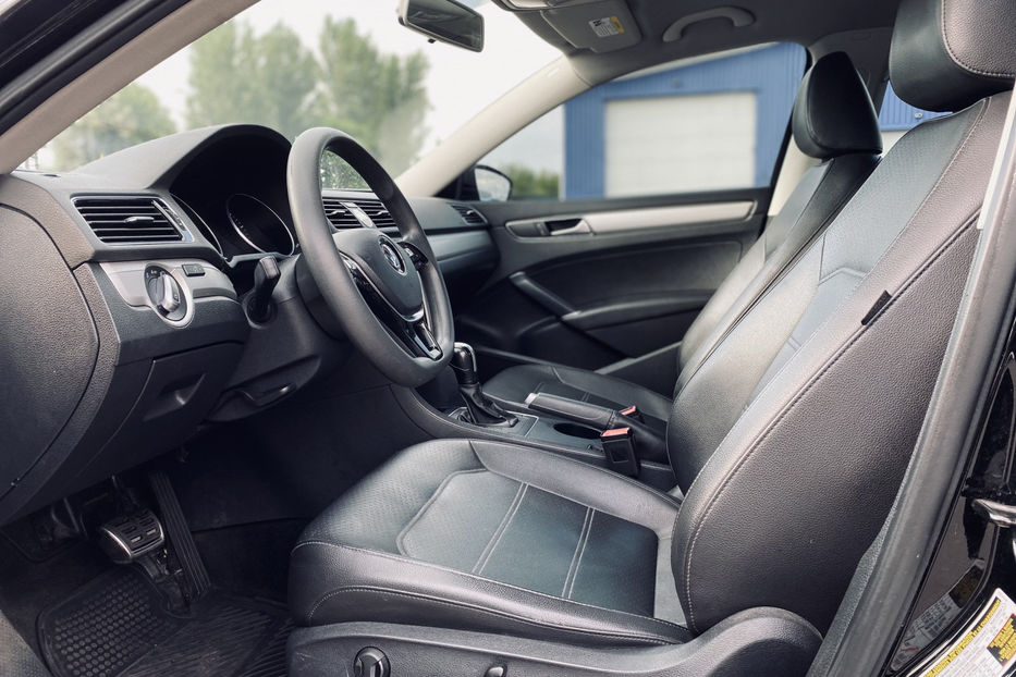 Продам Volkswagen Passat B7 2016 года в Киеве