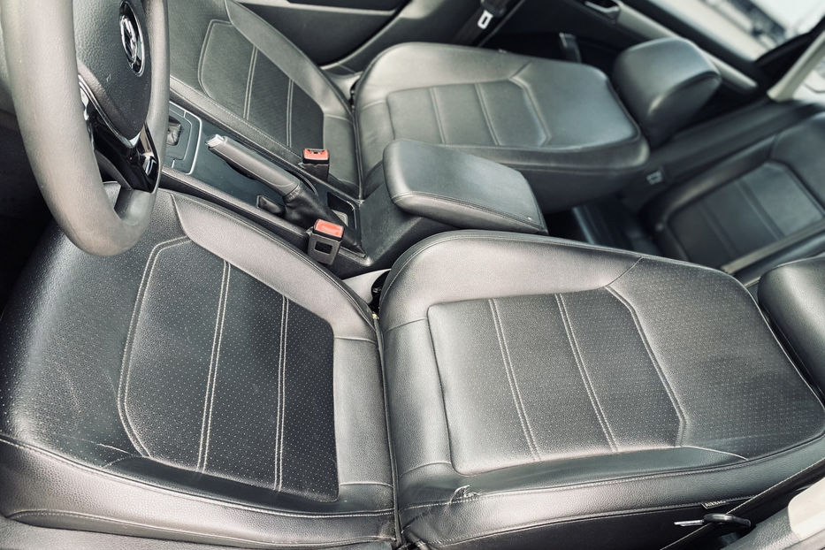 Продам Volkswagen Passat B7 2016 года в Киеве
