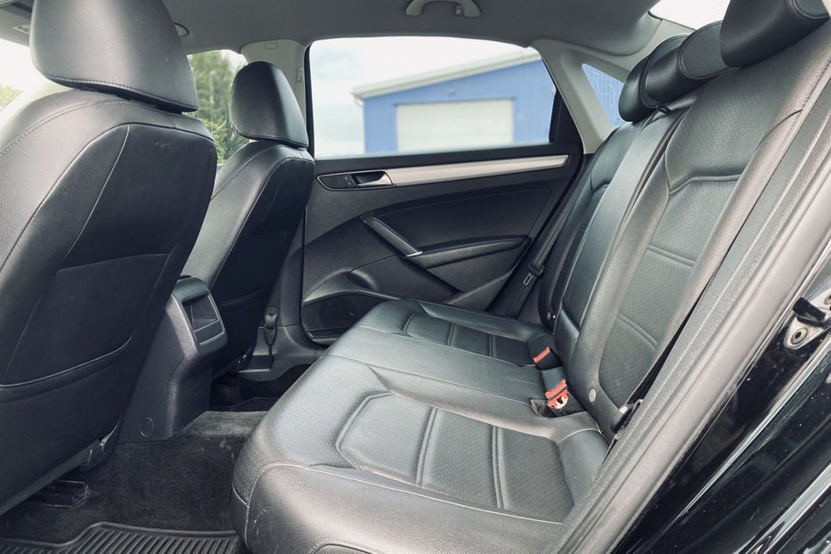 Продам Volkswagen Passat B7 2016 года в Киеве