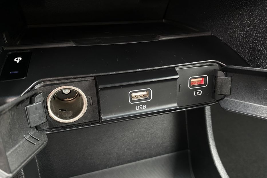Продам Kia Niro 64кВт ТепловийПдгрвкермасидінь 2021 года в Львове
