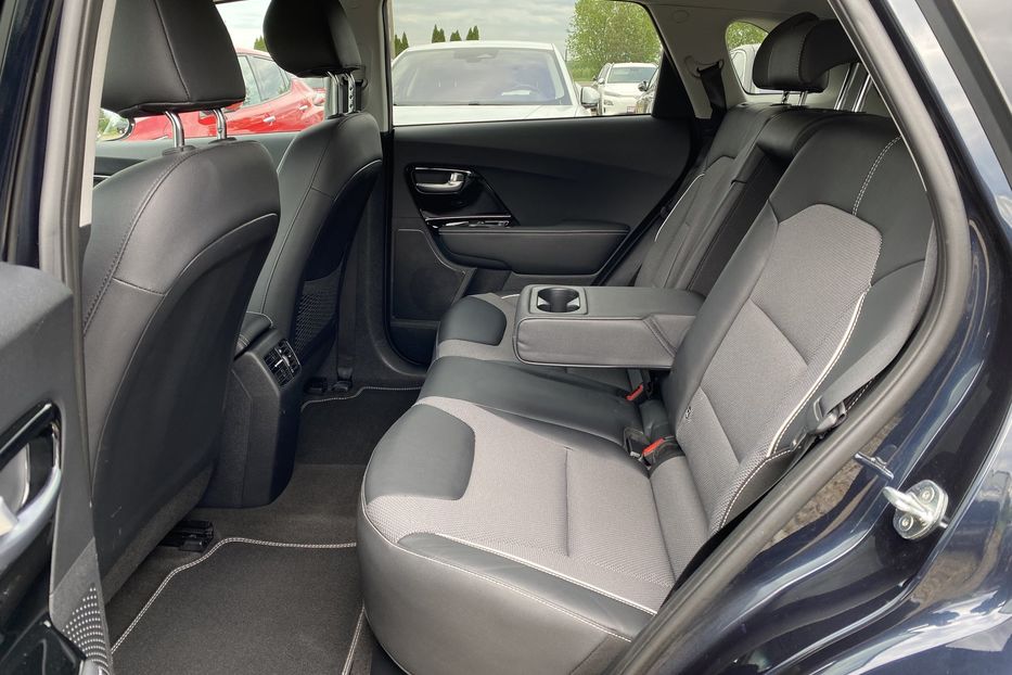 Продам Kia Niro 64кВт ТепловийПдгрвкермасидінь 2021 года в Львове