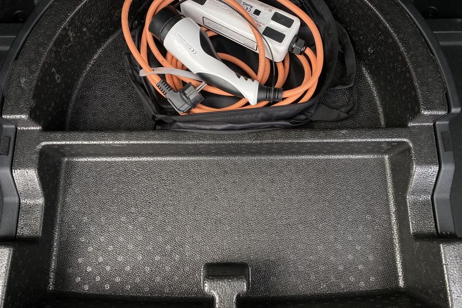 Продам Kia Niro 64кВт ТепловийПдгрвкермасидінь 2021 года в Львове