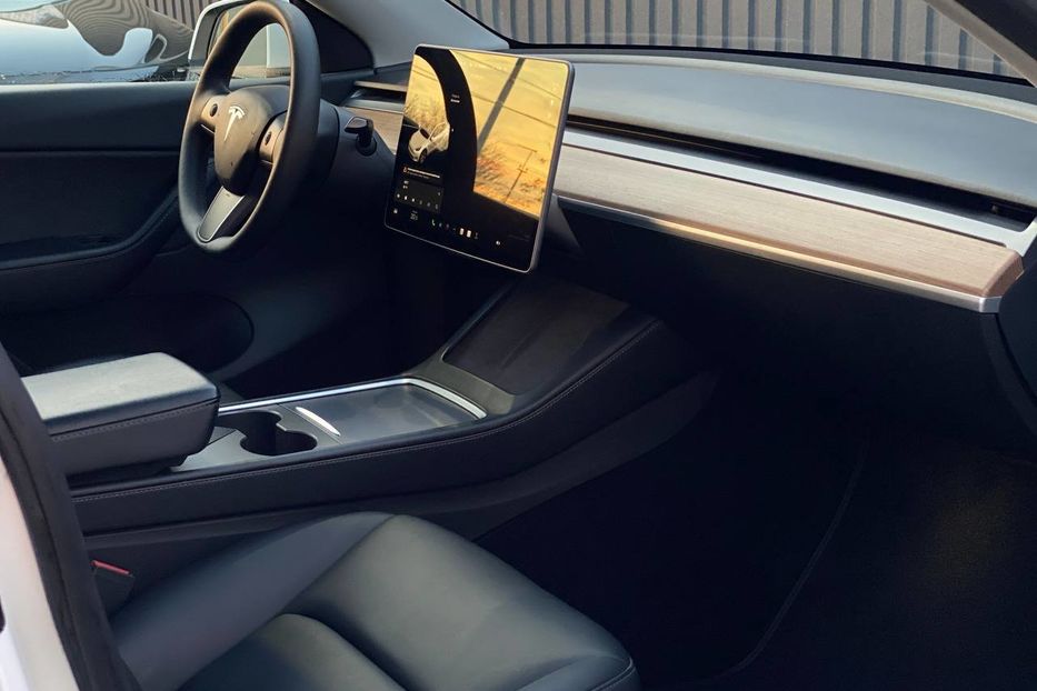 Продам Tesla Model Y 2021 года в Днепре