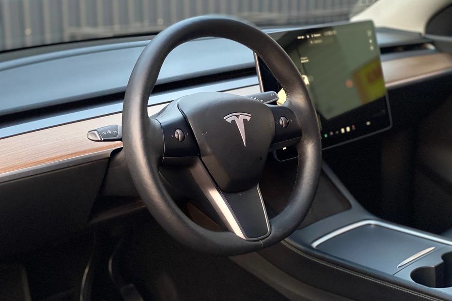 Продам Tesla Model Y 2021 года в Днепре