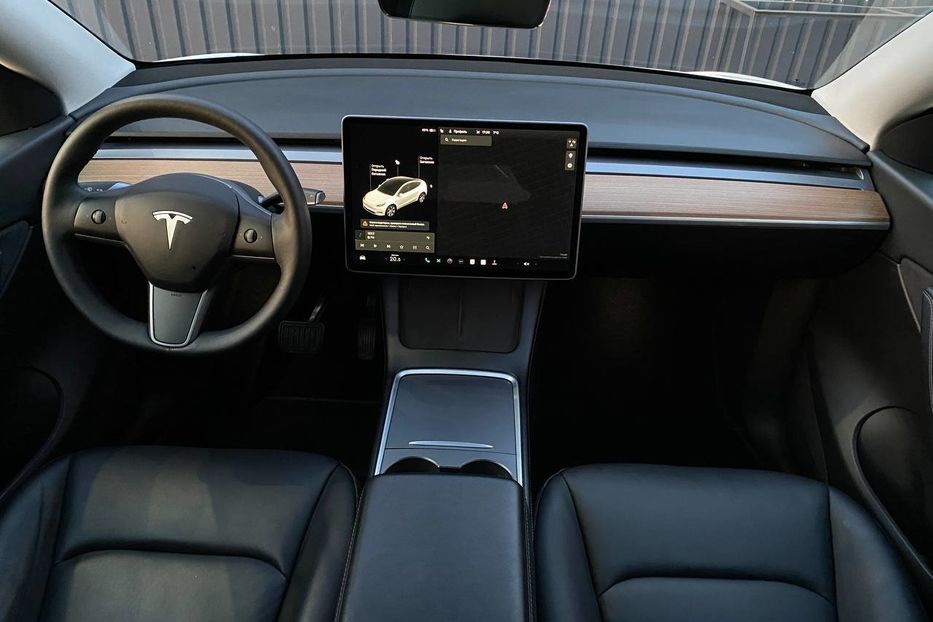Продам Tesla Model Y 2021 года в Днепре