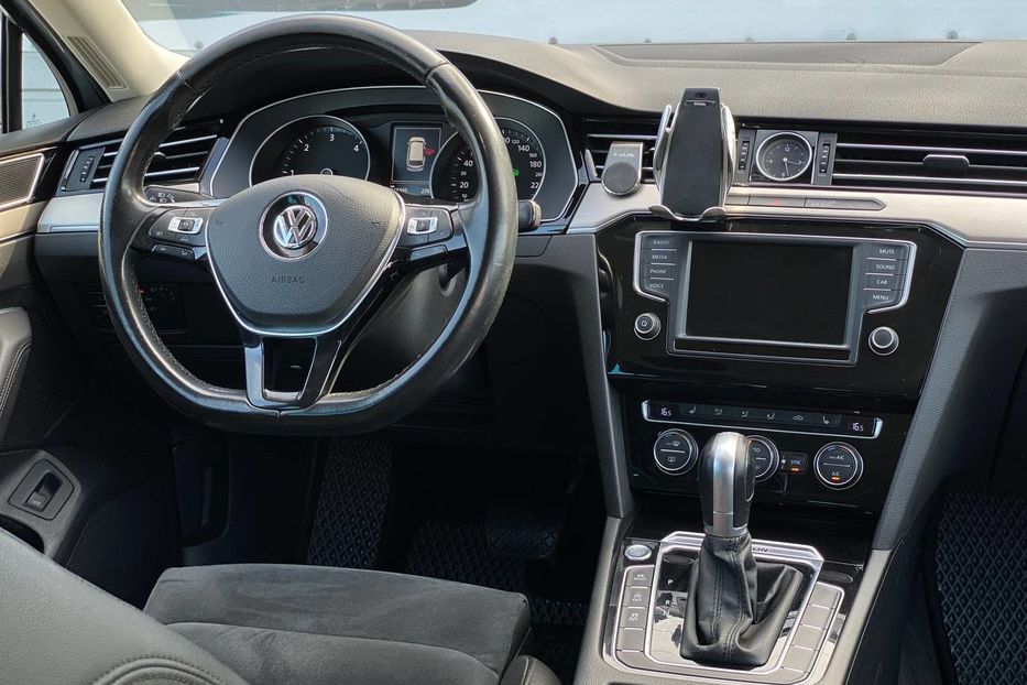 Продам Volkswagen Passat B7 2015 года в Днепре