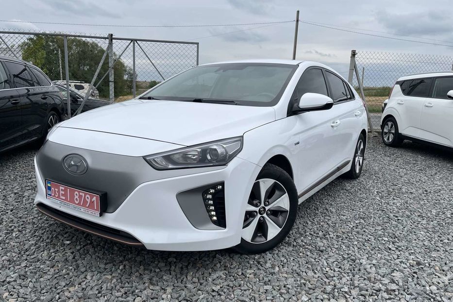 Продам Hyundai Ioniq EV Comfort НЕ МАЛЬОВАНА!!! 2017 года в Львове