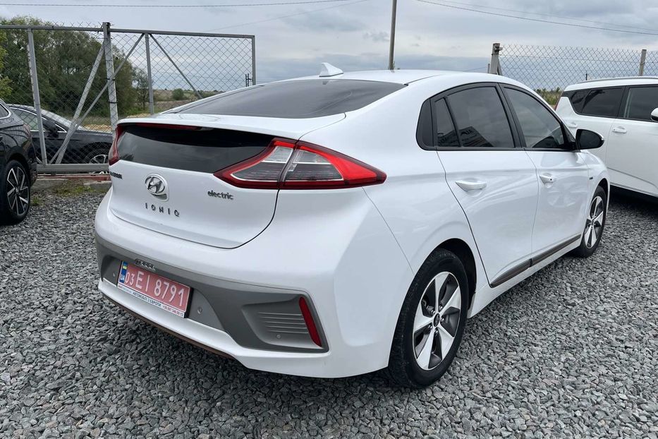 Продам Hyundai Ioniq EV Comfort НЕ МАЛЬОВАНА!!! 2017 года в Львове
