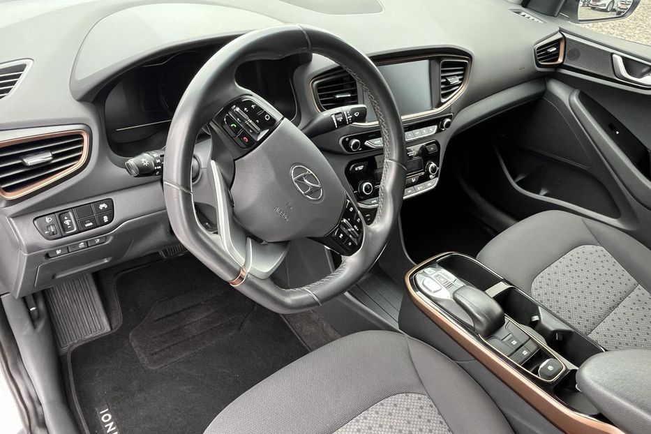 Продам Hyundai Ioniq EV Comfort НЕ МАЛЬОВАНА!!! 2017 года в Львове