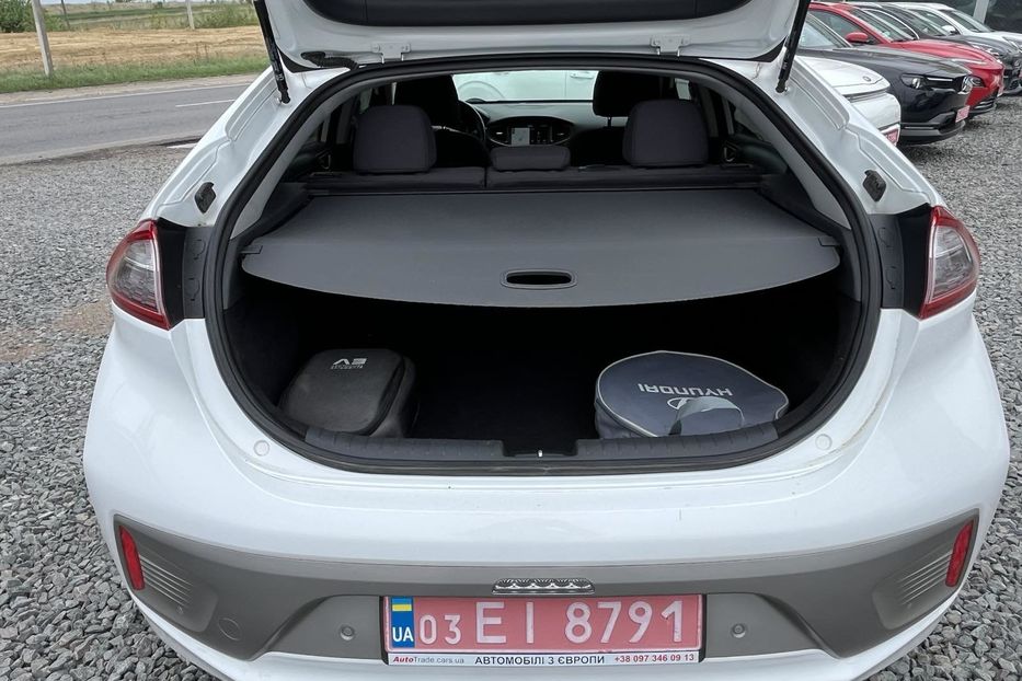 Продам Hyundai Ioniq EV Comfort НЕ МАЛЬОВАНА!!! 2017 года в Львове