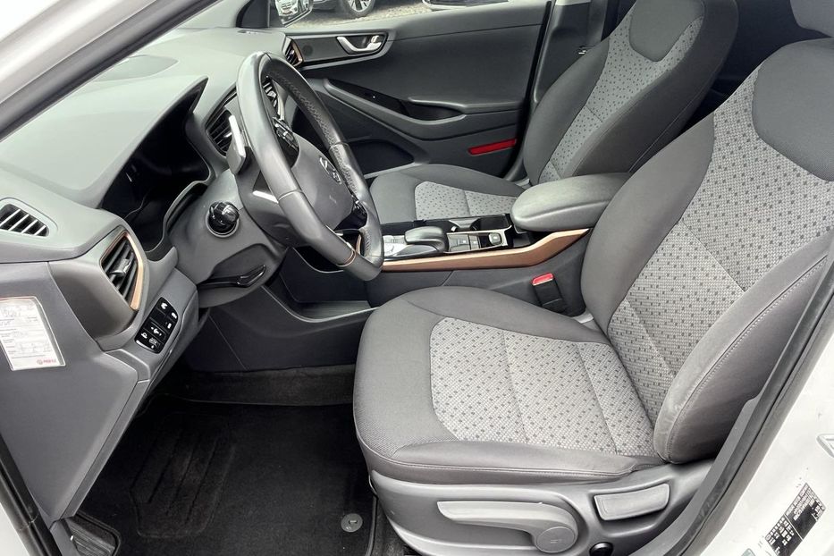 Продам Hyundai Ioniq EV Comfort НЕ МАЛЬОВАНА!!! 2017 года в Львове